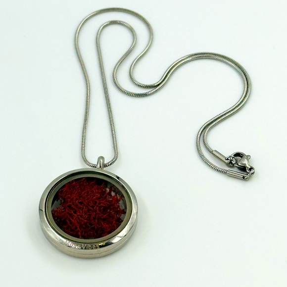 Eternal Moss Locket Pendant Necklace- Scarlet Red - Picture 6 of 9